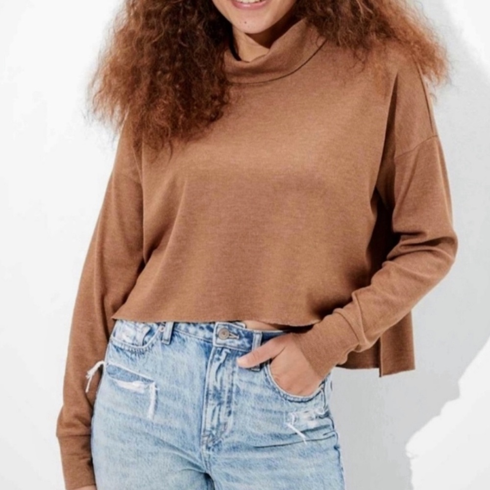 American Eagle Oversized Cropped Waffle Knit Turtleneck Shirt, EUC, Size Small